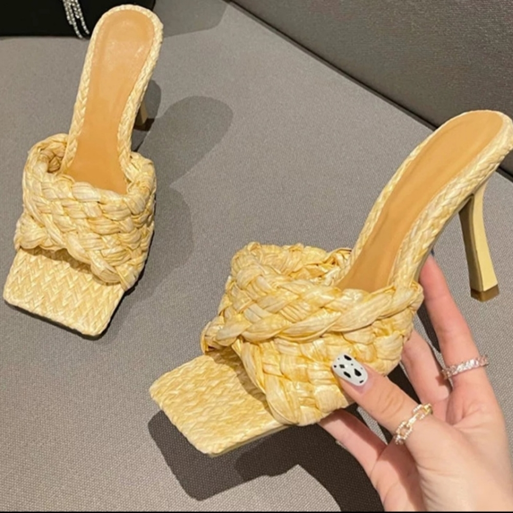 Open toes heel